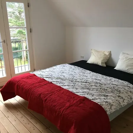 Hus *